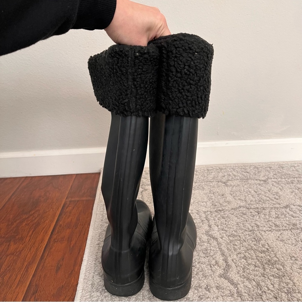 Packable Hunter Boot + Sherpa Boot Sock + Travel … - image 4